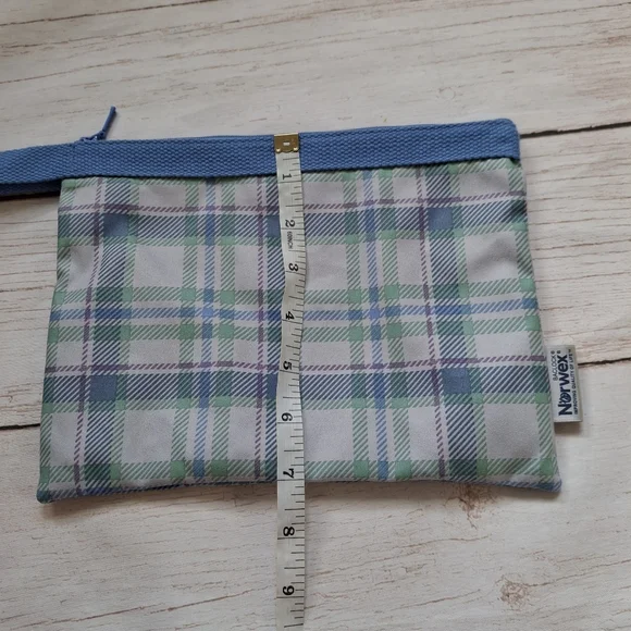 Norwex Plaid Wristlet and Hair Accessories NWOT Gift for Teens Women - Picture 6 of 10